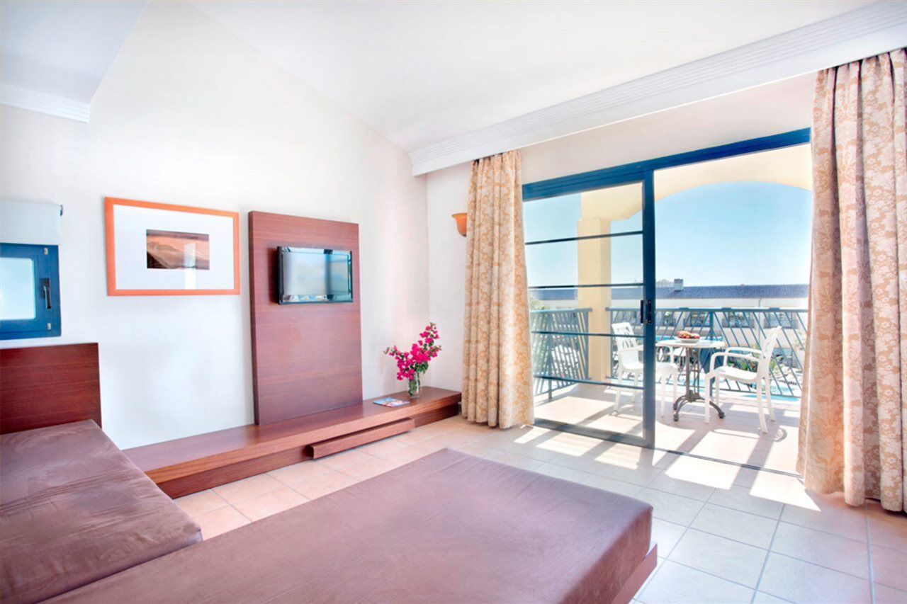 Aparthotel Marsenses Paradise Club Cala en Bosch